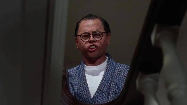eyes|TikTok点击七千万的美妆风潮：为什么从性感到反感只因一个手势？