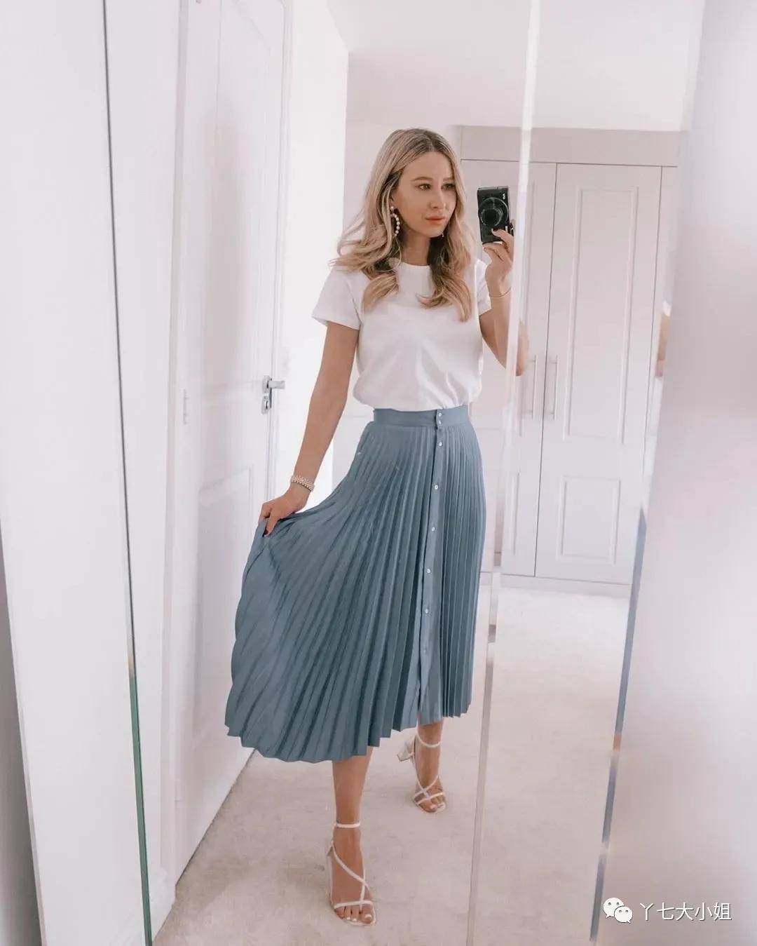 装饰|嫌衣服单调？加几颗小钮扣，眼睛都看直了~