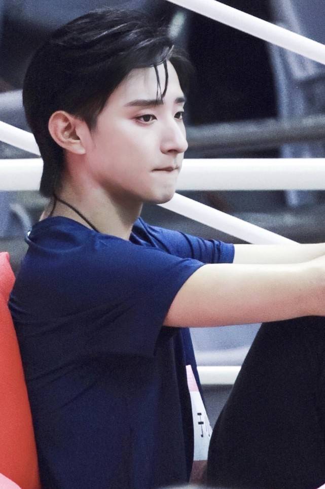 网友|原创在七夕节前一天宣布分手，网友却不觉得意外，都在祝福女方