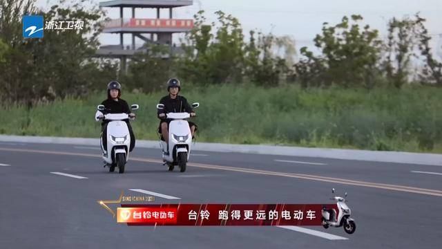 中国好声音震撼开场台铃小狮子与美女学员配一脸