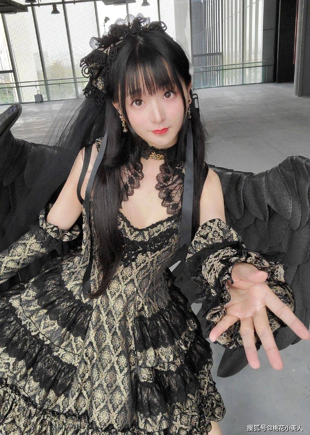 爱丽丝|武汉200多名大学生，兴趣爱好不一样，竟然组建了一个伪娘团！