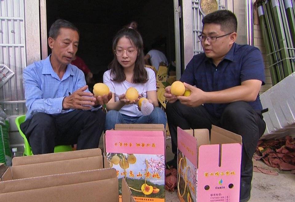 如何理解农村人口脱贫_脱贫图片农村(3)