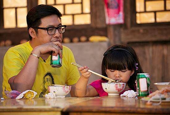 王诗龄|原创李湘秀鸽子蛋贵气袭人，自揭心情糟糕，被指对王岳伦壁咚难释怀