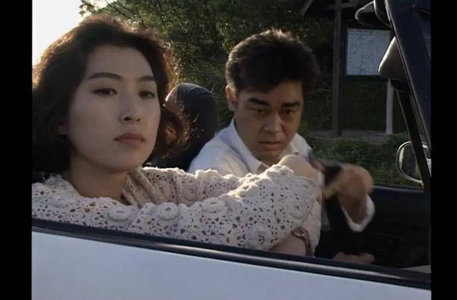 24岁艳压蔡少芬夺冠，下嫁刘青云22年无子女，她