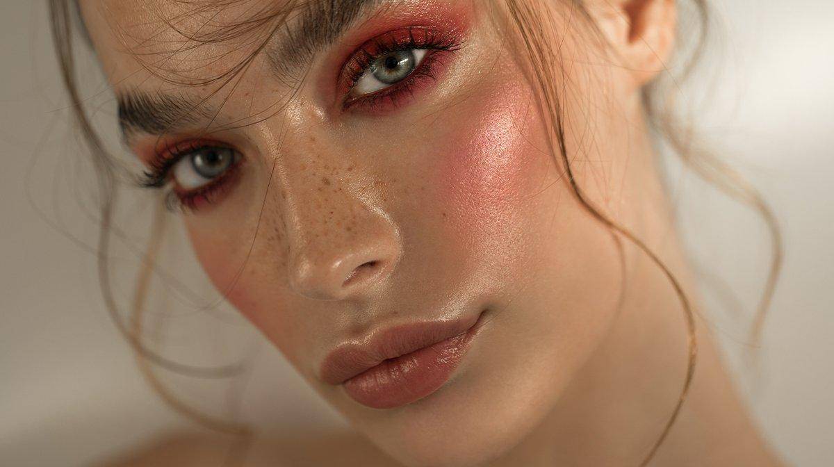 一面|高级感一扫就有，让你一面变立体脸的神器 —— 高光