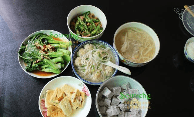 如何搭配一天的营养餐 bff3da1573d14fd58f9384aa6cb7c5a9.png