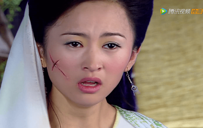 显得|曾胖成男友两倍宽的蒋欣，怎么突然瘦成这样了…