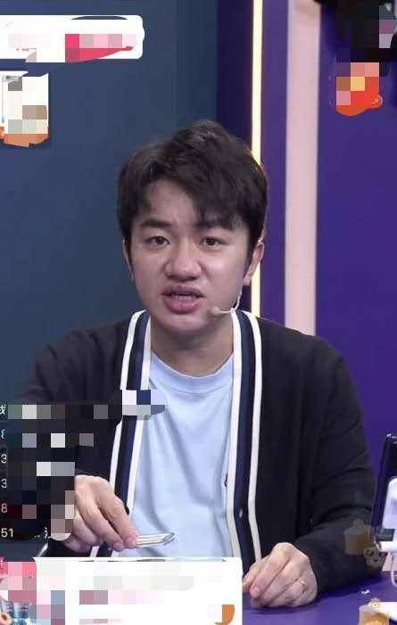 李亚男挺孕肚出街,老公王祖蓝跟随却被误认成保姆