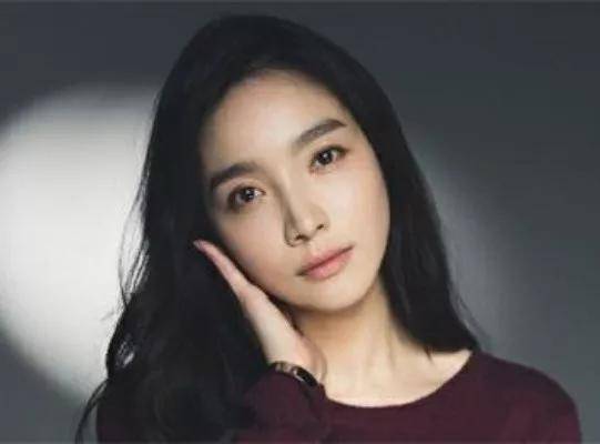 当红女星嫁十八线演员,结婚13天遭遇断指流产