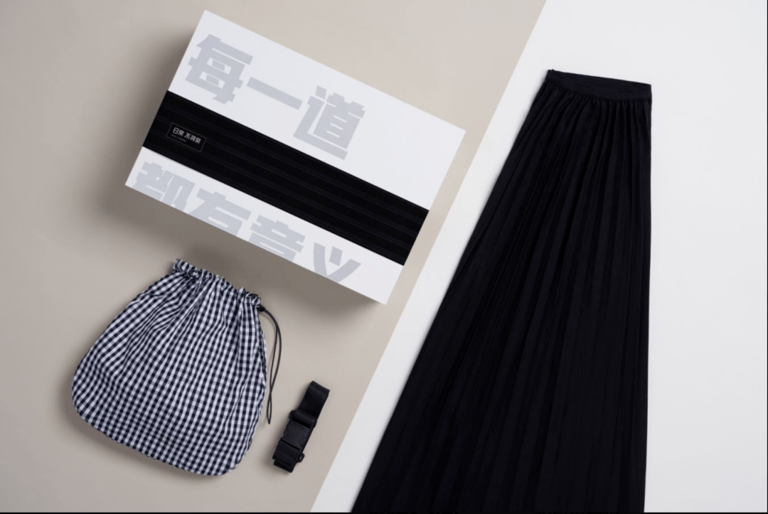 服饰|用20个基础单品搞定你的秋冬衣柜？太上头！