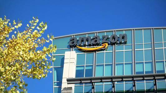 富人|疫情成美国穷人苦难富人狂欢，贝索斯身价超13000亿，4200万人领救济