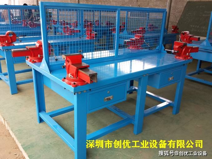 灯光操作台教学 cd66f917af38498a884cf30154e6f21d.jpeg