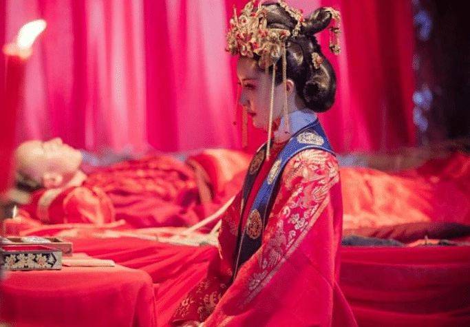 杨紫的6张"结婚剧照",和谁都"不情愿",唯独与他是发自
