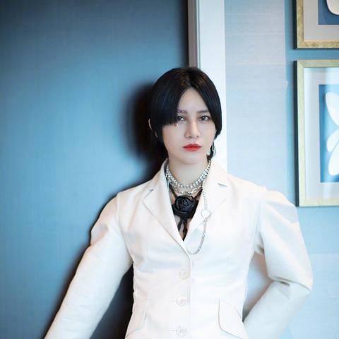 花朵|尚雯婕水钻花朵眼妆上热搜了？是怎么回事？