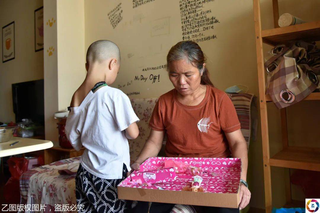 移植|妈妈却大发雷霆，真相心酸男孩攒几个月零花钱给妹妹买了个玩具