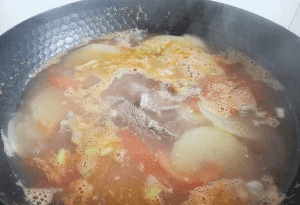 烧什么汤好喝视频 1ea19c5b6d8749f5bfc2592b6c04d450.png