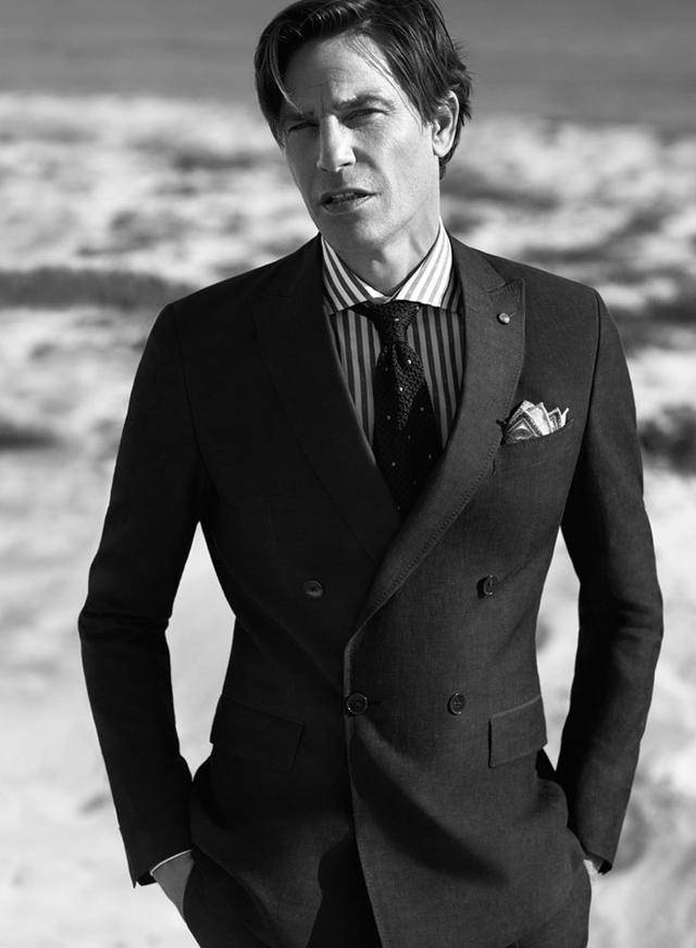 身材修长|他15岁出道成为高奢代言人，身材修长长相老气，被嘲不如老爸？