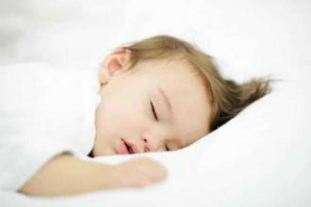 水流|实际上是身体出现问题，妈妈们注意到了吗宝宝口水流成“河”