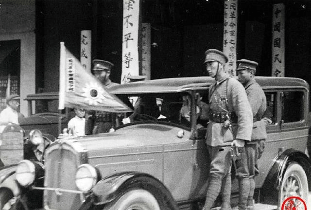 
老照片：动荡不安的1920年月 街上随处可见大兵和乞丐‘开云app’