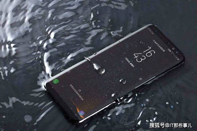 iPhone|iPhone 11浸泡在水中8个月还能正常使用 消费者该信吗？