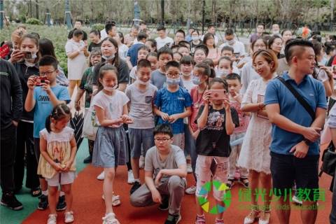 校区|绿光少儿教育20周年庆 喜迎7校联合开业盛典