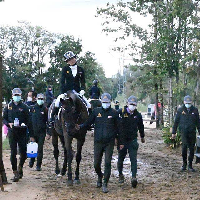 Siri|泰王二公主太飒了！在法国参加赛马，国王爸爸却在德国喜迎诗妮娜