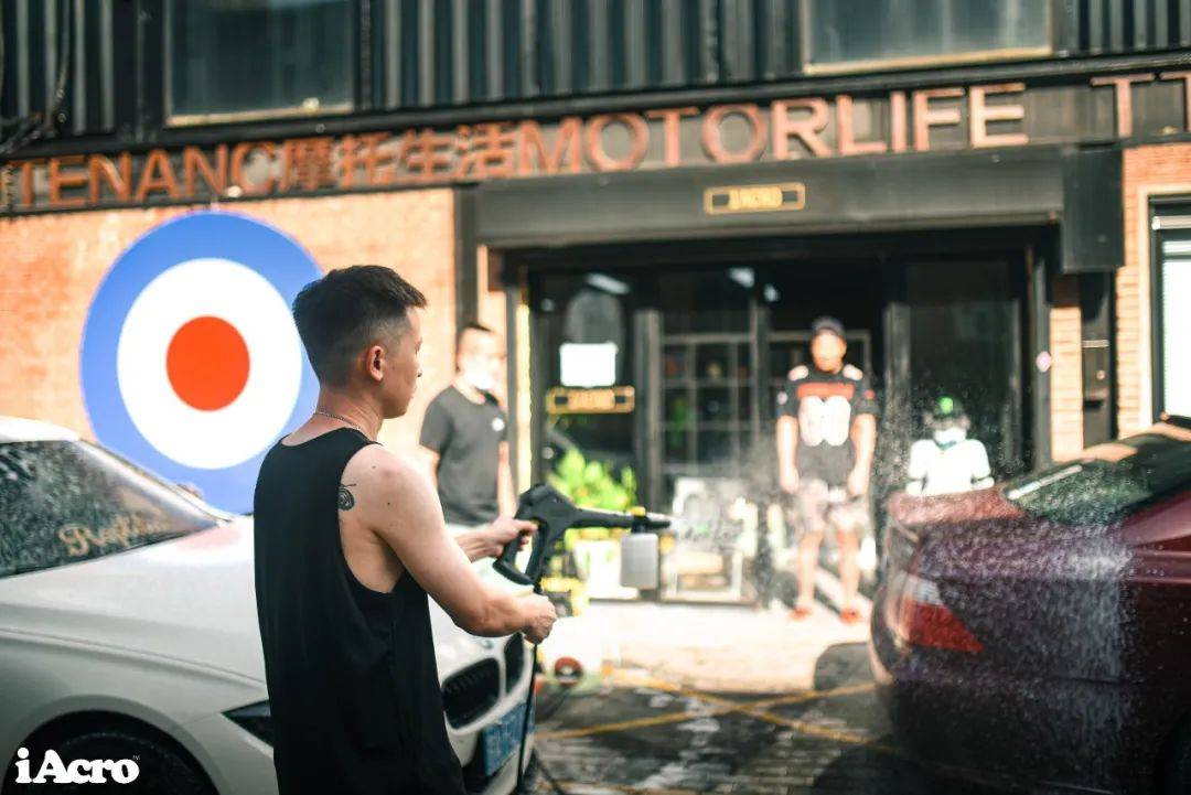 工作|iAcro设计师开什么车？