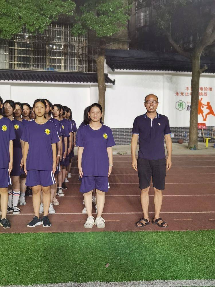 师情润|【湘乡一中军训录】DAY3 军训炼我意志，师情润我心田