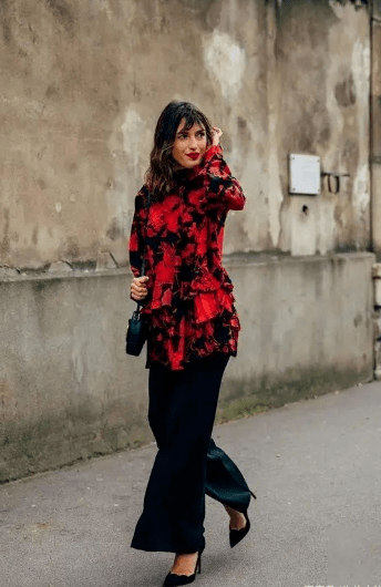 服装|女人过了45岁，少穿黑白灰！多穿这5种“颜色”，非常显气质