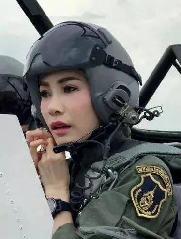 宫斗|原创泰王余情未了？亲迎被废的贵妃还朝，诗妮娜能否成为宫斗冠军？