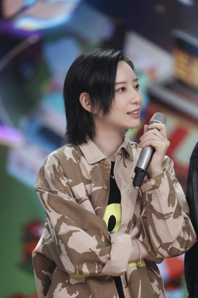 节目|原创凭借选秀彻底翻红,现在是人气王,她应该算是逆袭了
