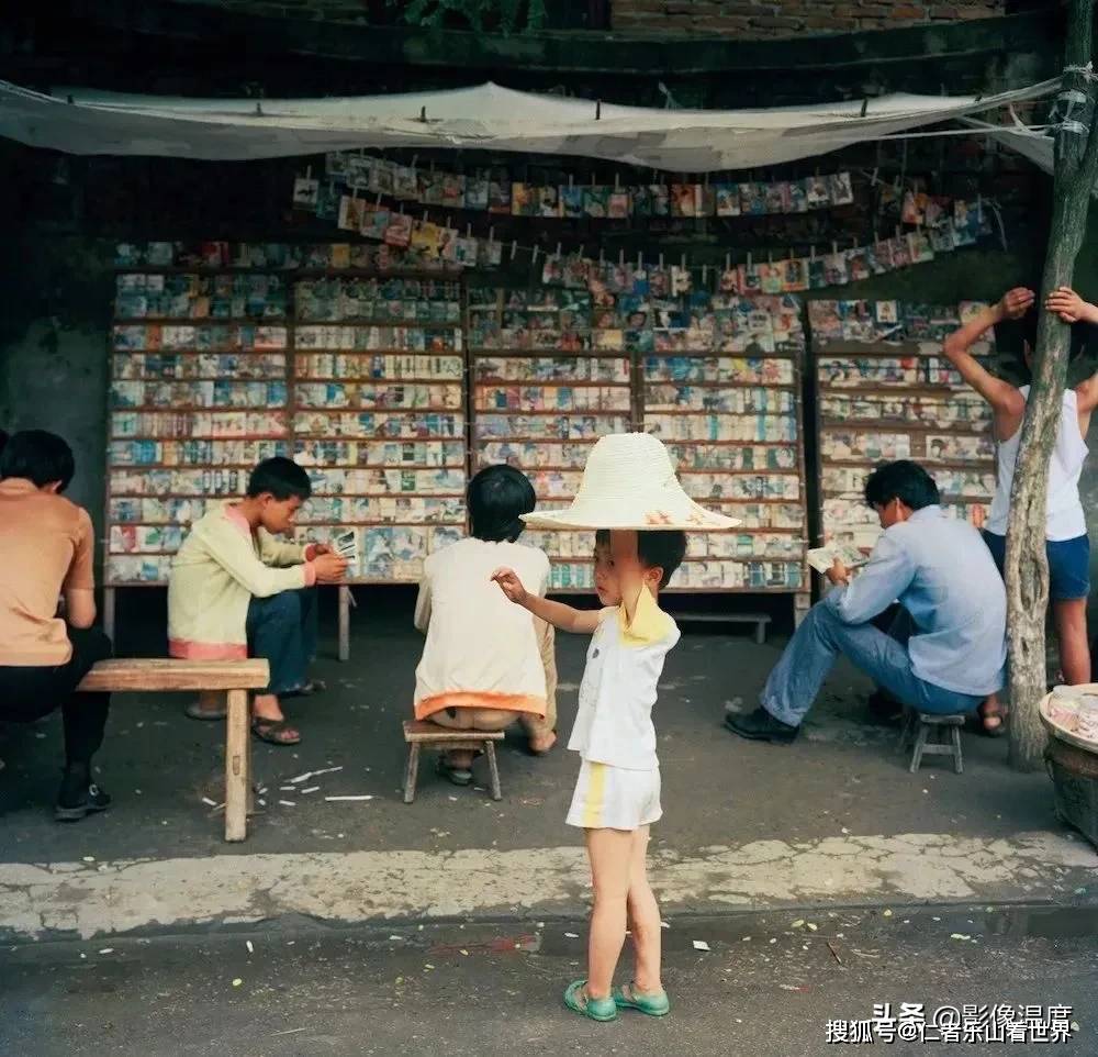 80年代30张怀旧老照片:只看到简单饱满的幸福!