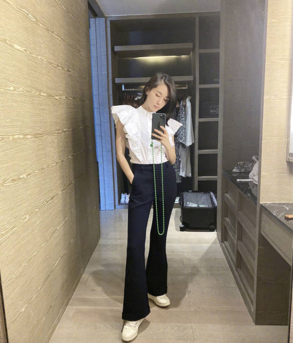 显高|王子文长发造型甩掉路人感，格纹连衣裙显气质又显高，小个子必看！