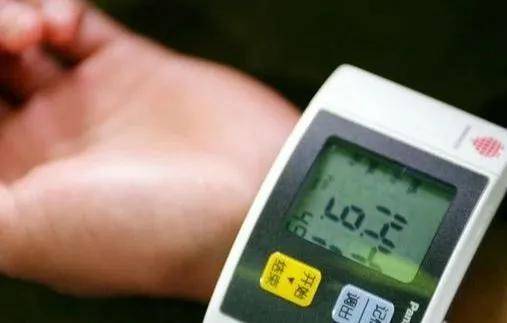 治疗|糖尿病人出现三个信号,是肾病发生了,这样做远离肾衰歇!