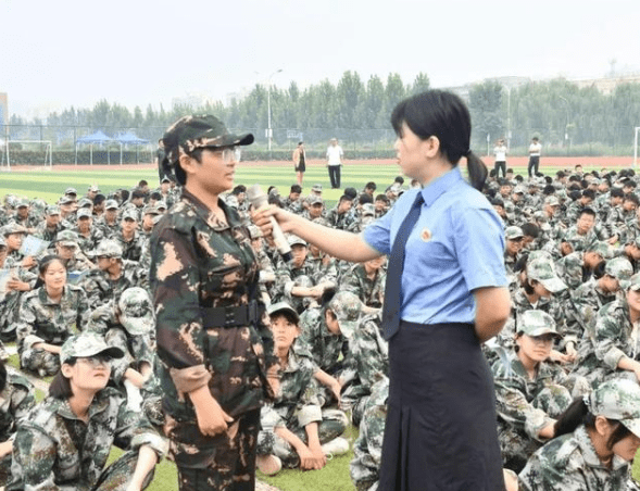 高一|菏泽市定陶区高中校园2020级高一新生“军训课”活动剪影