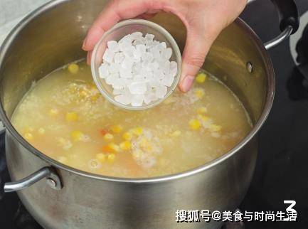 南瓜|不仅排毒养颜效果好，还能祛湿消肿，别错过做小米粥多加这两物