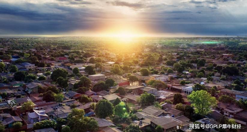 房企|融创中国上半年净负债率仍踩融资“红线” “降负”任重道远