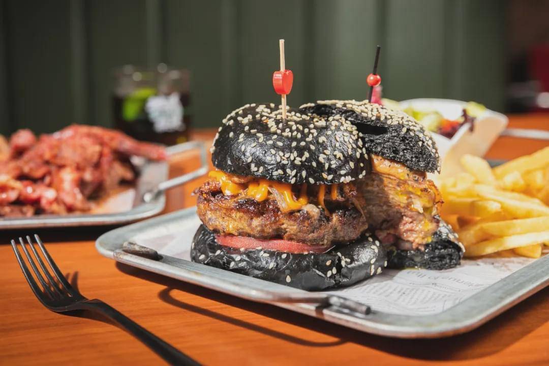 上海|愚园路明星聚集地,@黄觉 就能喝酒!