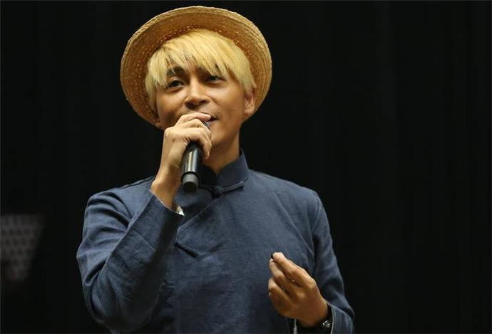 陈志鹏|陈志朋为什么变成这了 陈志朋服装怪异辣眼睛