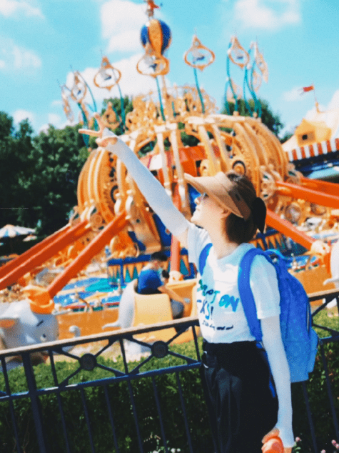 广告|孙俪一袭红裙拍广告，皮肤白嫩似剥了壳的鸡蛋，灵动活力如小姑娘