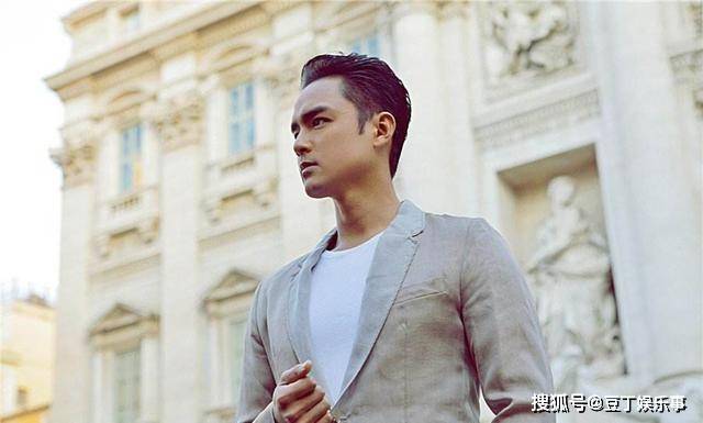最近比较火的电视剧男主角 01ef8fba68f64870a4865dceb3ff9a66.jpeg
