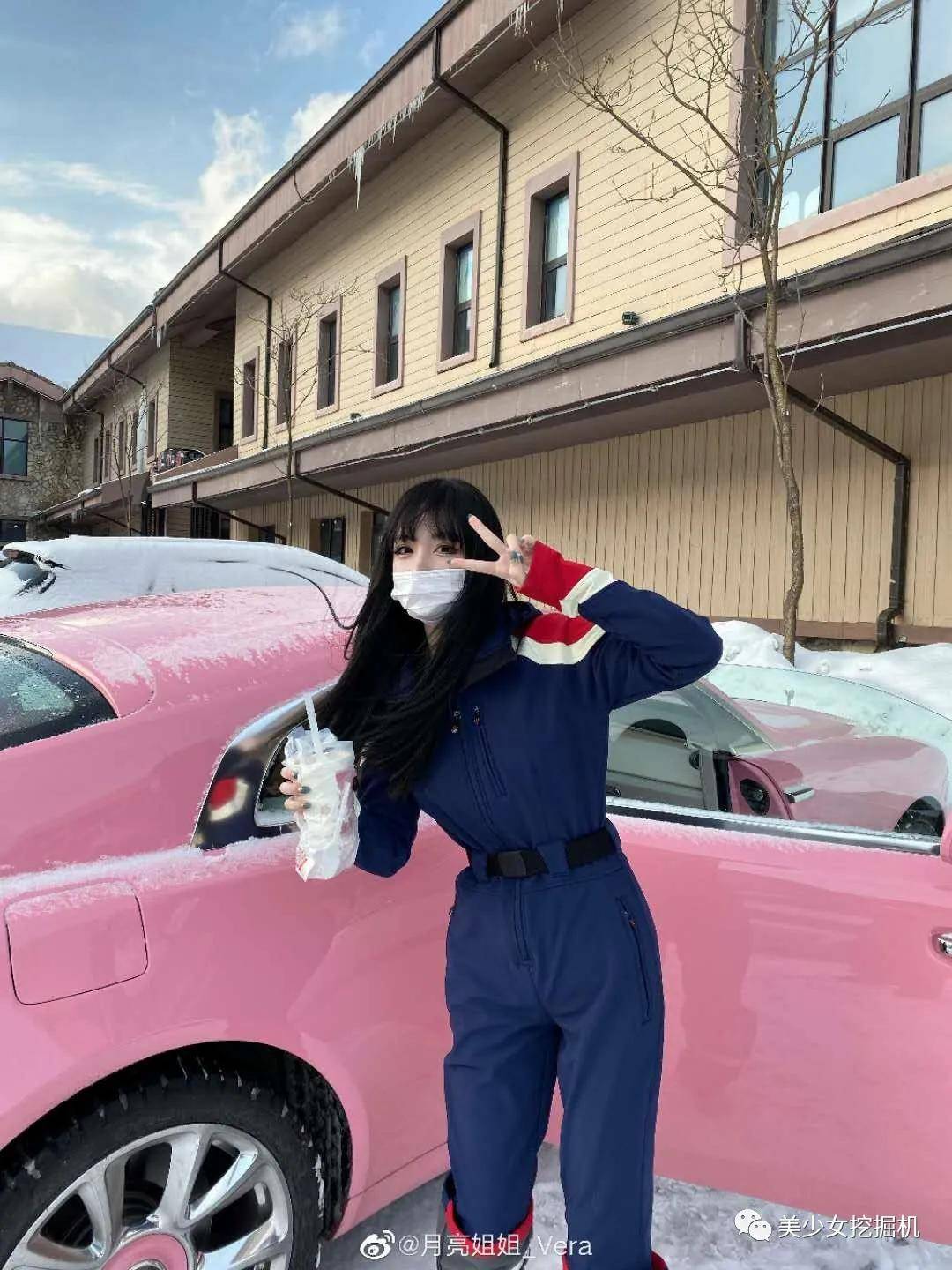 李佳琦|李佳琦年收入输给这个20岁的蛇精脸？她是卖烂脸面膜的骗子啊！