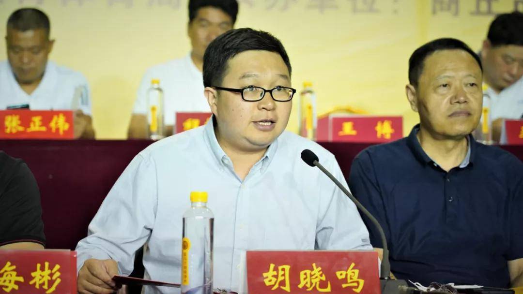 皇沟酒业营销中心执行董事胡晓鸣表示:商丘市场是皇沟酒业的根据地