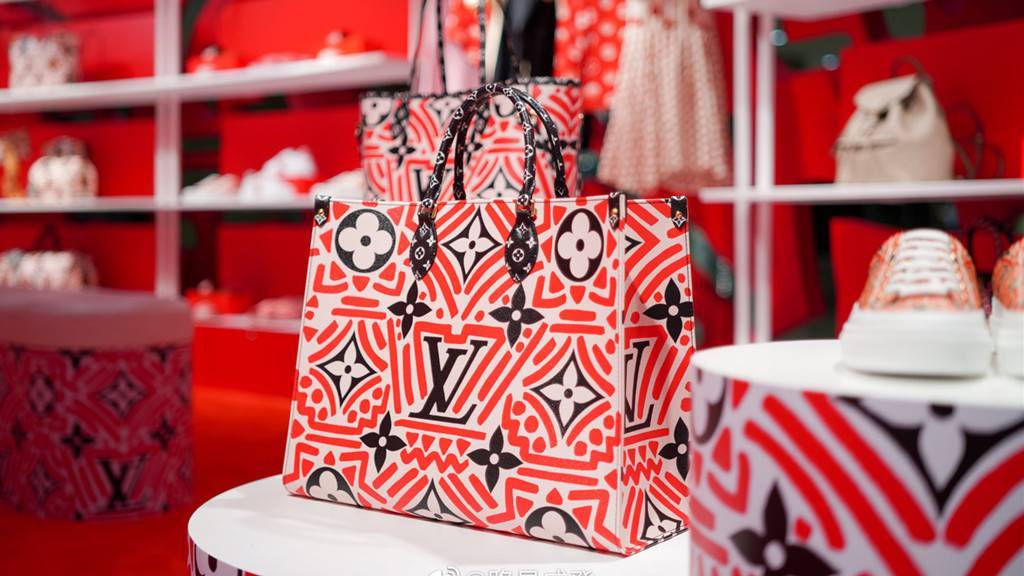 Chanel|Louis Vuitton店员勾结参与造假,Chanel“山茶花”商标申请获批