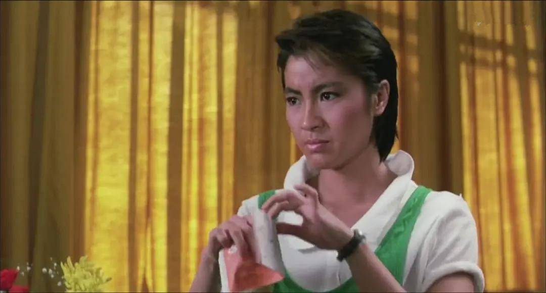 田伟强|原创为捧杨紫琼做明星,亿万富豪买下洪金宝公司,一部港片经典诞生了