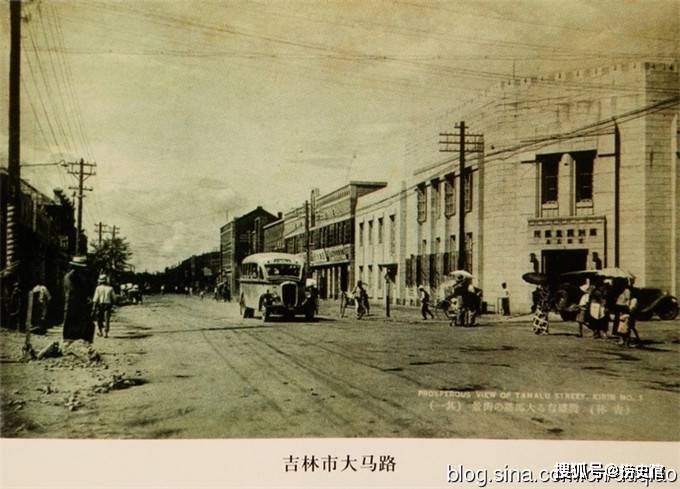 吉林老照片,1912年火车站排着等客的欧式马车