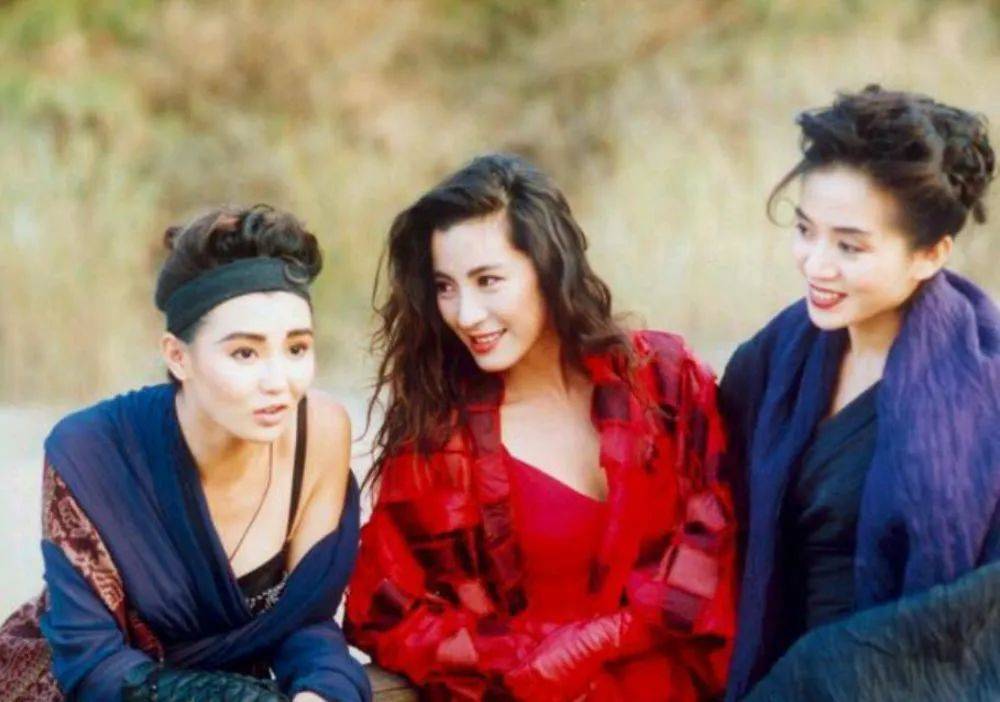 田伟强|原创为捧杨紫琼做明星,亿万富豪买下洪金宝公司,一部港片经典诞生了