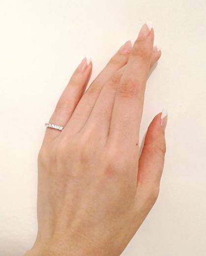 腹肌|40岁熊黛林晒素颜照超惊艳，有6块腹肌不像两女之母