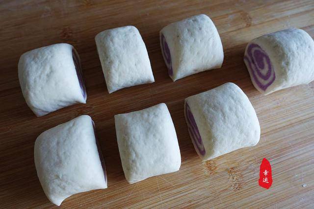 风车|蒸出来的花式馒头，像个风车又像是一朵花用一个紫薯