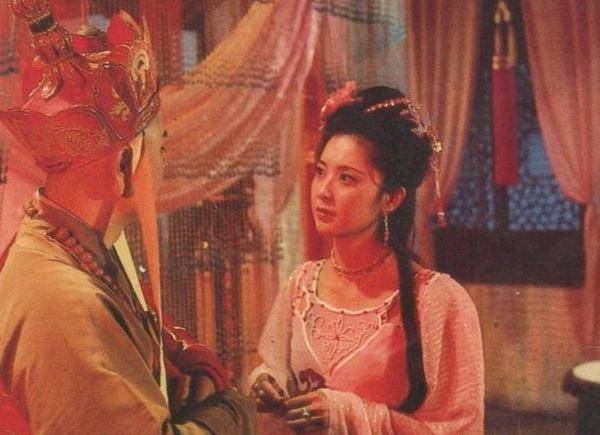 国王|唐僧究竟有没有对女儿国国王动心？他离开时做了什么奇怪的动作